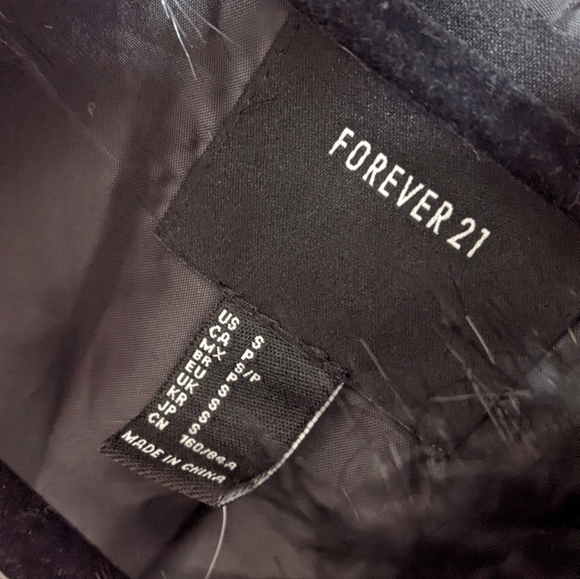 Black Faux fur Vest SMALL - Picture 3 of 6